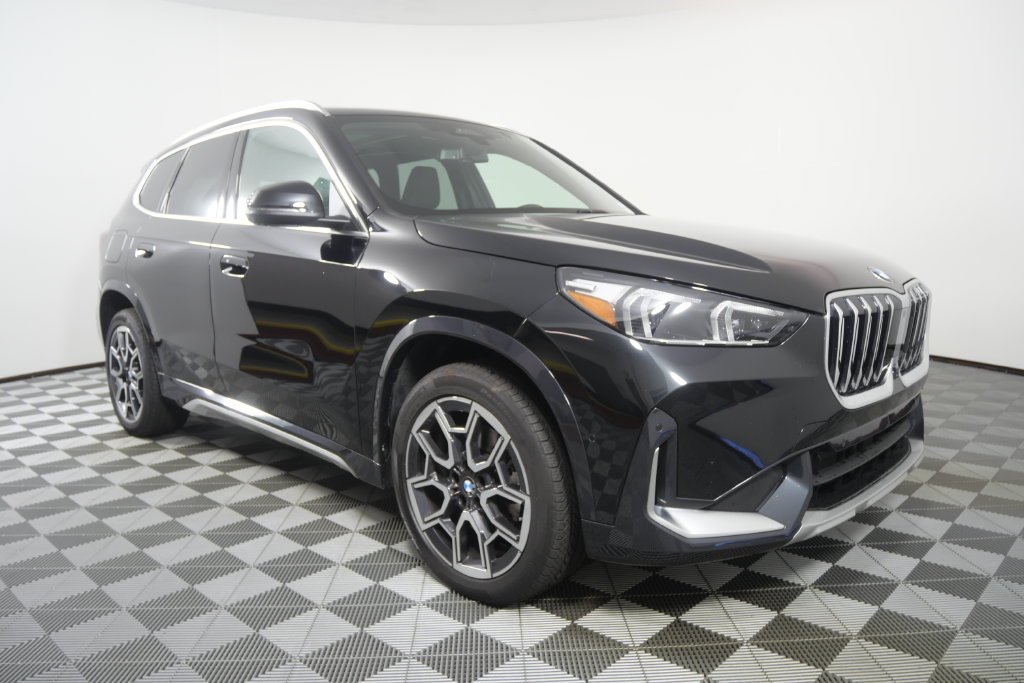 Certified Used 2026 Black Sapphire Metallic BMW xDrive28i image 2