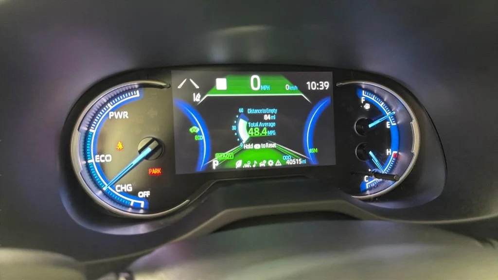 2025 Toyota RAV4 XLE - Photo 20