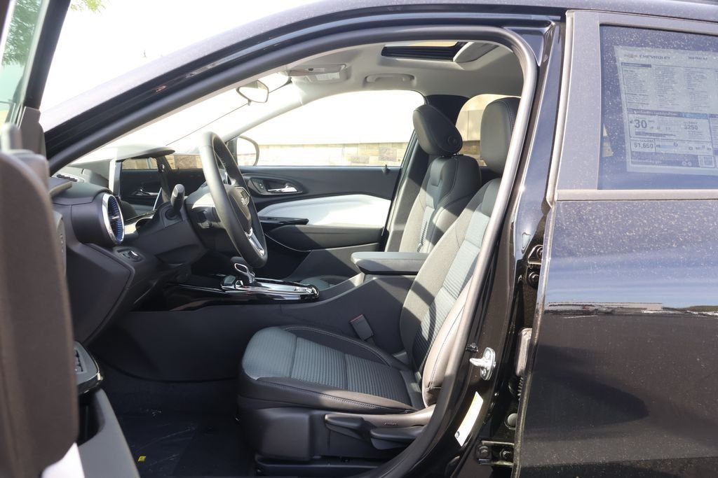 2026 Chevrolet Trax LT - Photo 14