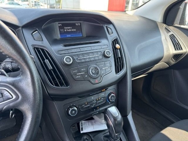 Used 2016 Race Red Ford SE image 12
