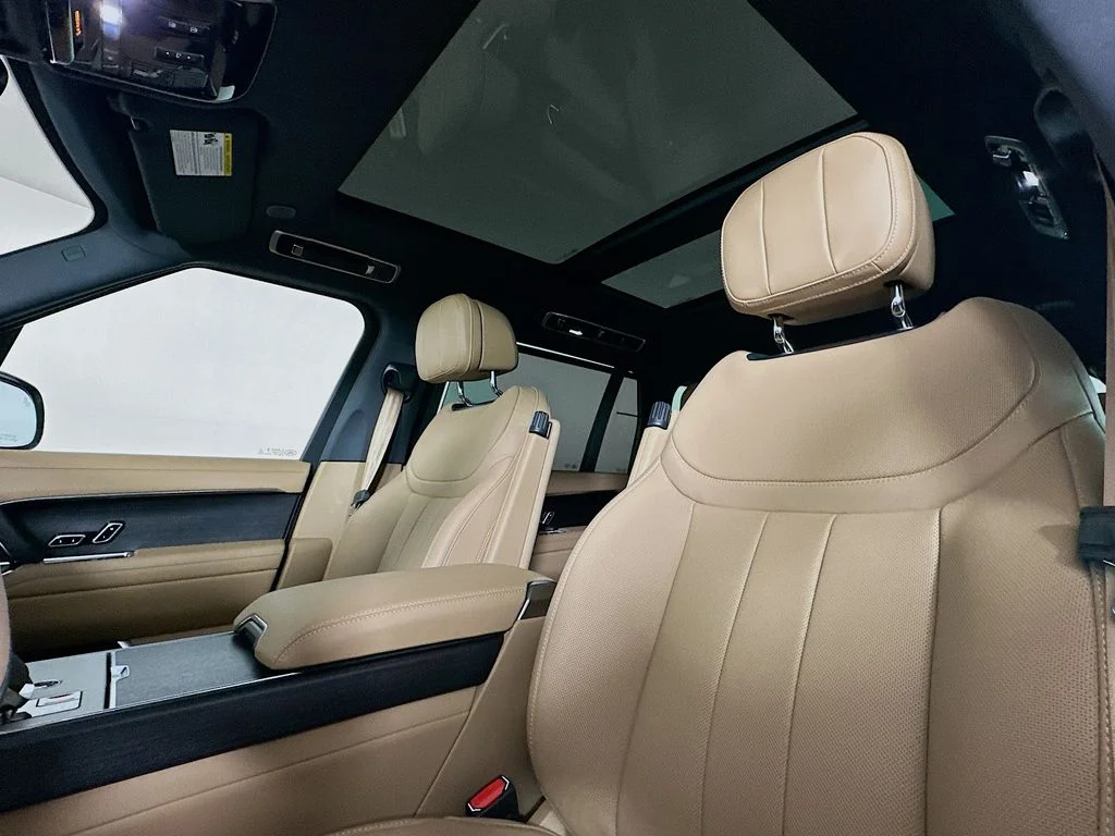 New 2026 Fuji White Land Rover SE image 16