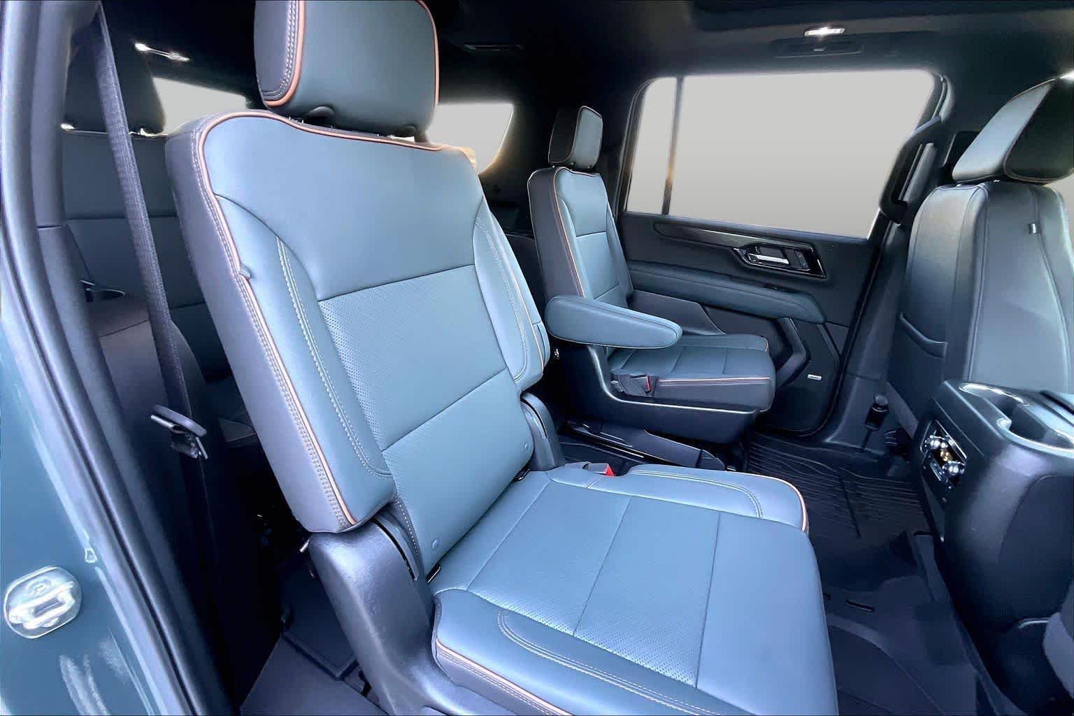 Used 2026 Midnight Pine GMC AT4 image 19