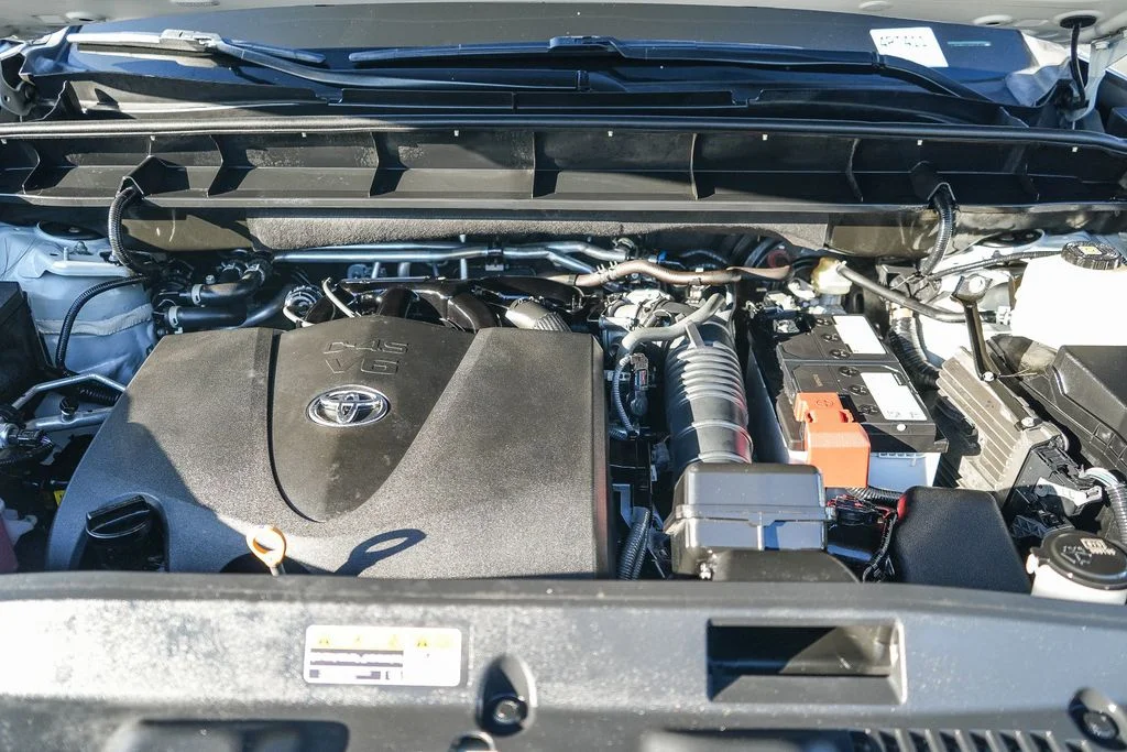 Used 2022 Beige Toyota XLE image 26