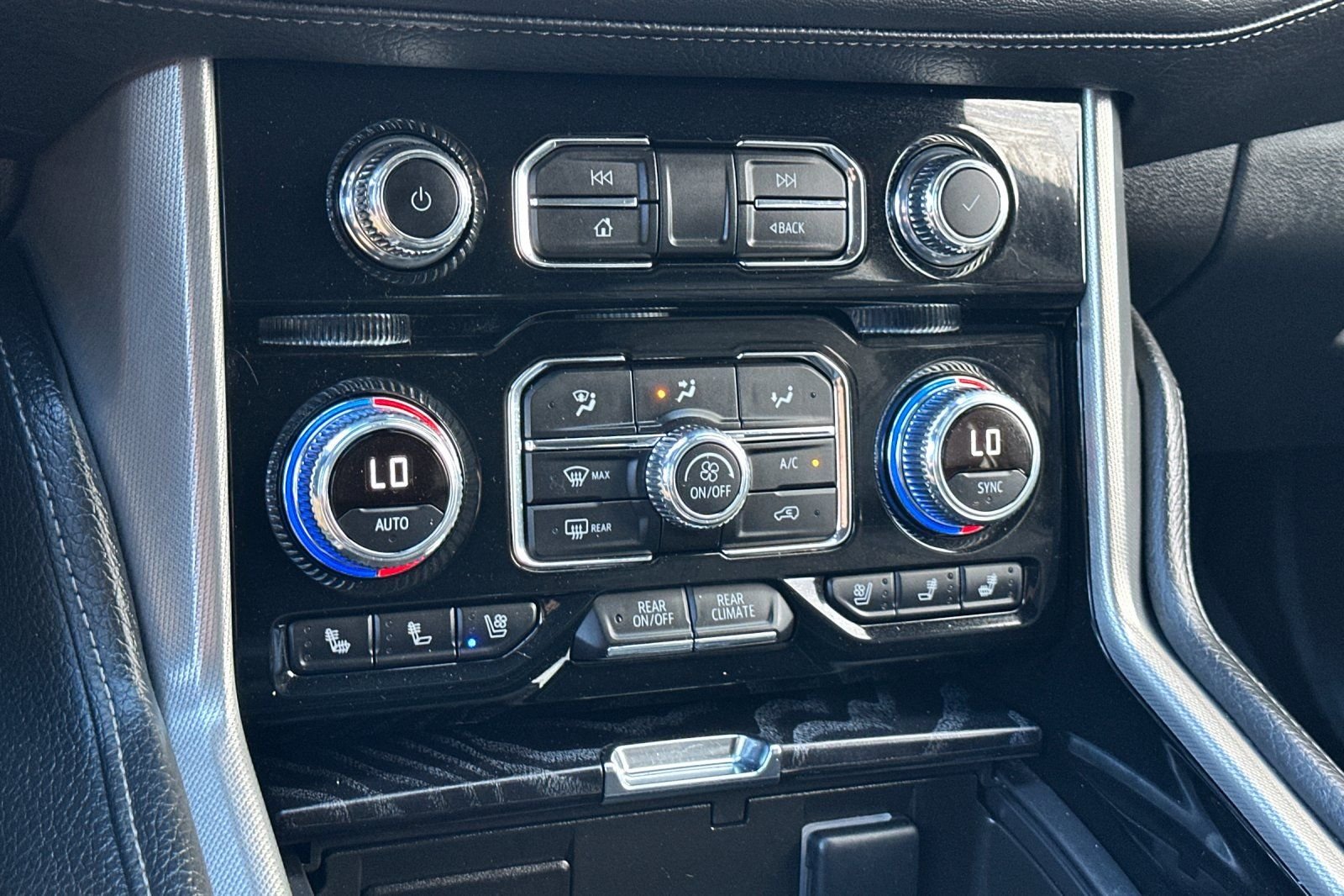 2024 GMC Yukon XL Denali - Photo 21