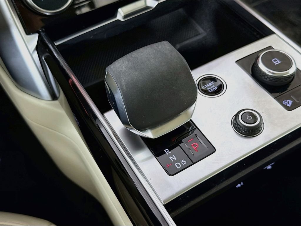 Used 2023 Black Land Rover SE image 17