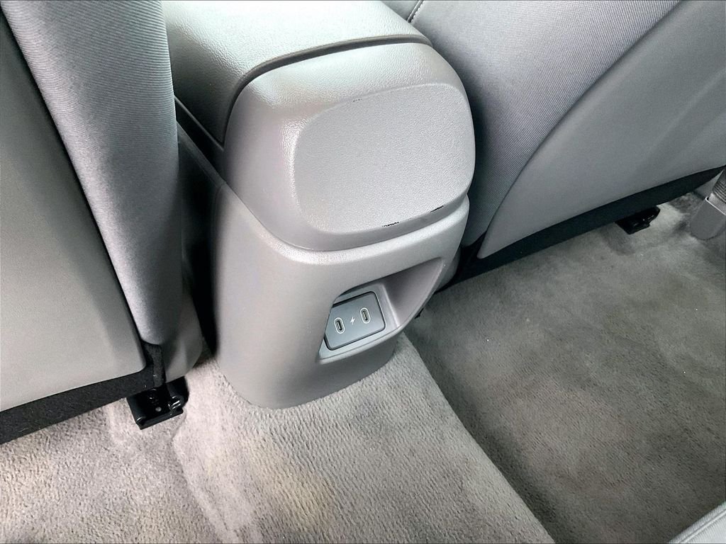 Used 2024 White Hyundai SEL image 27