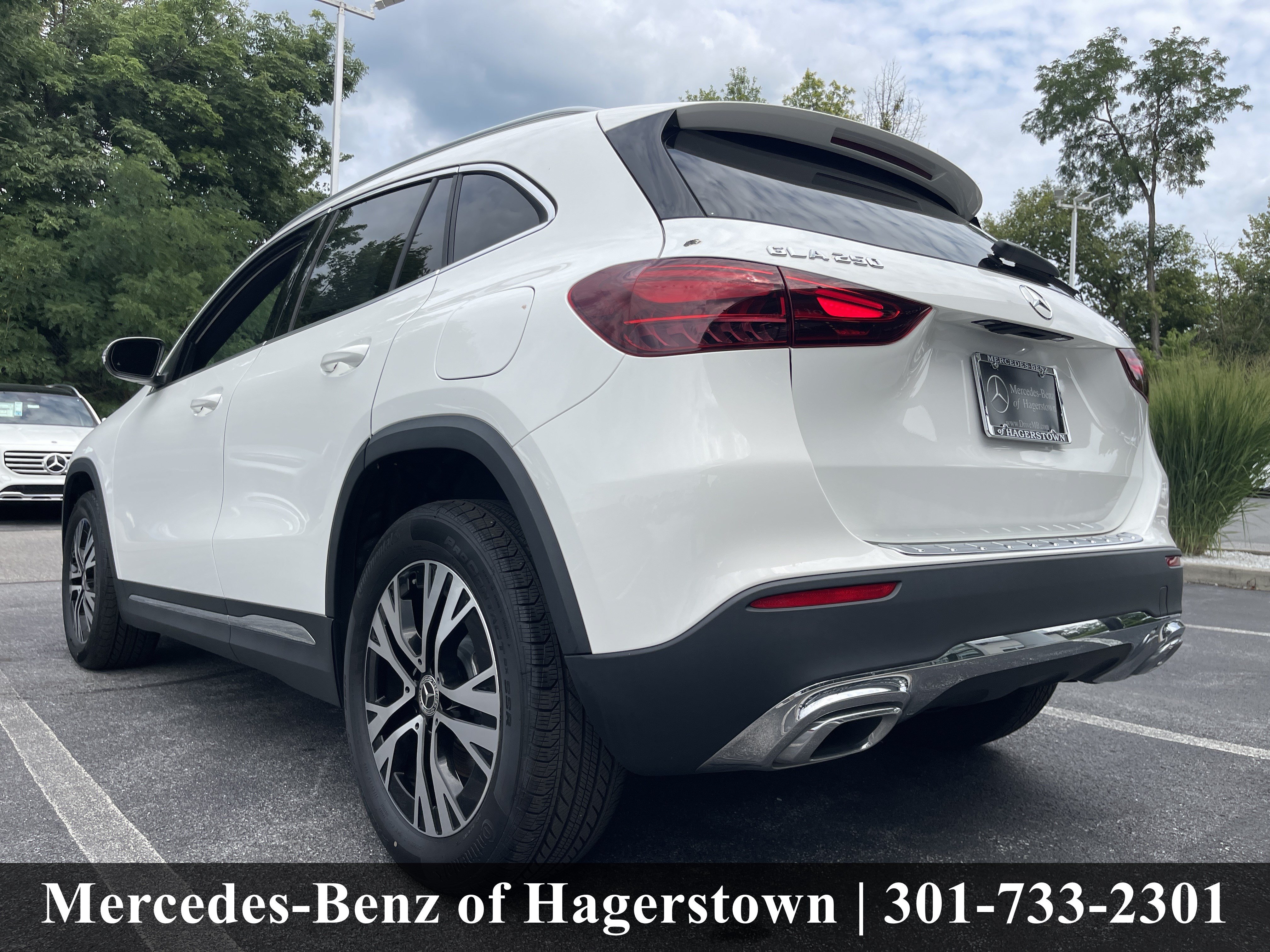 Certified Used 2025 Polar White Mercedes-Benz GLA 250 4MATIC® SUV image 33