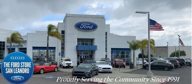 Used 2011 Bordeaux Reserve Red Metallic Ford Limited image 4