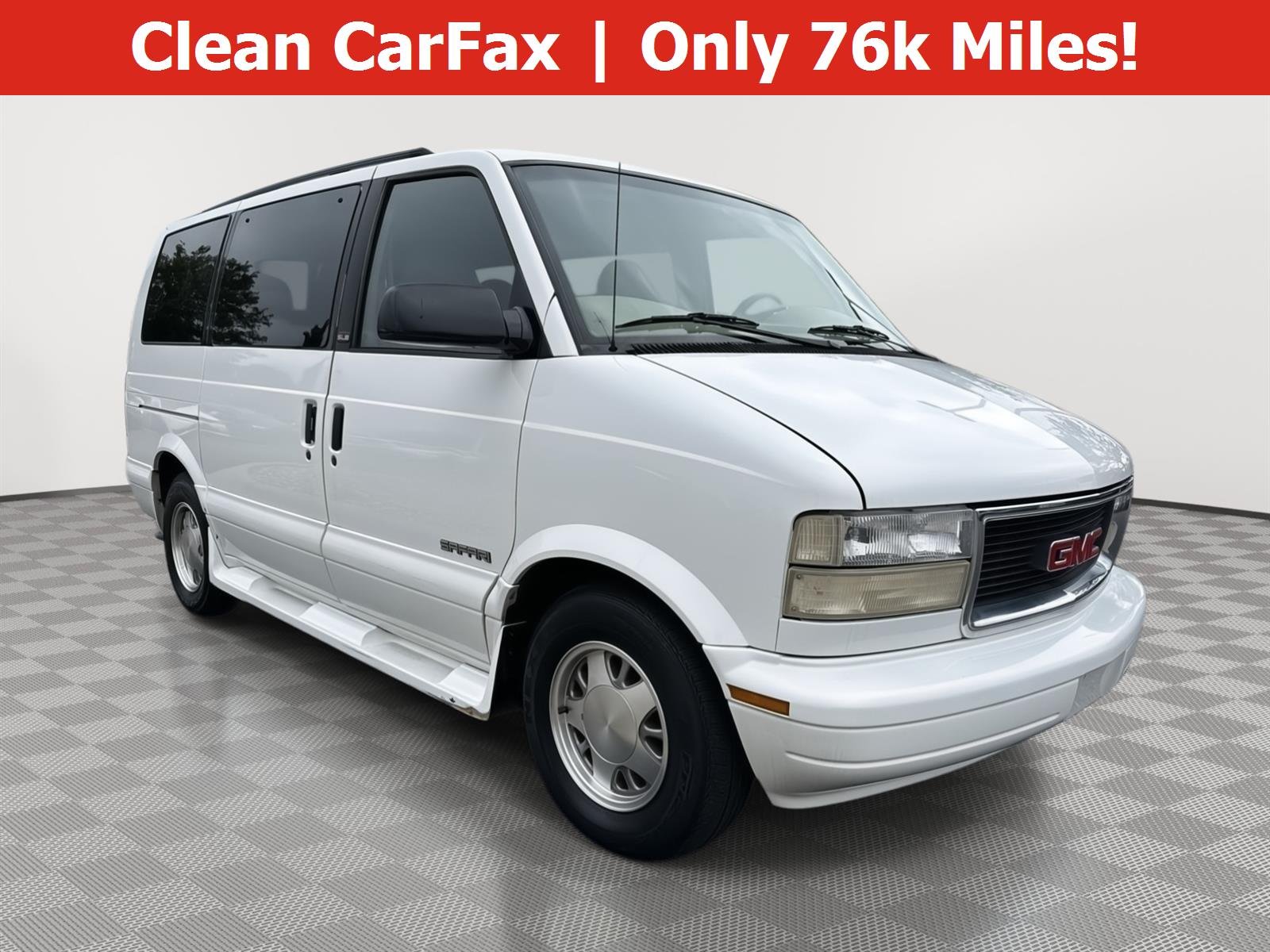 2000 GMC Safari SL's photo