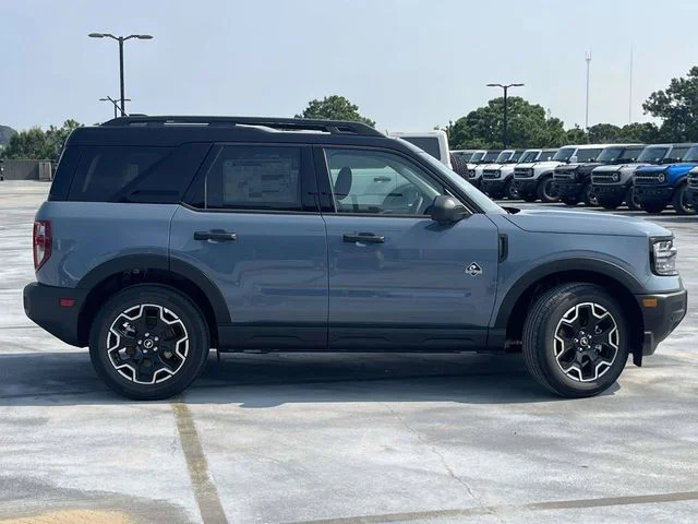 New 2026 Azure Gray Metallic Tri-Coat Ford Outer Banks image 2