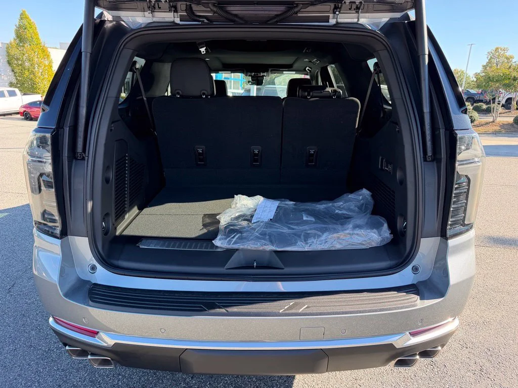 2026 Chevrolet Suburban High Country - Photo 14