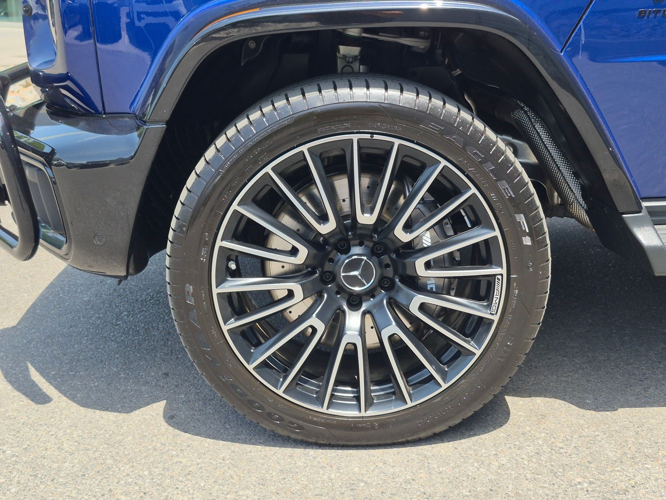 Used 2025 Brilliant Blue Metallic Mercedes-Benz AMG® G 63 image 11