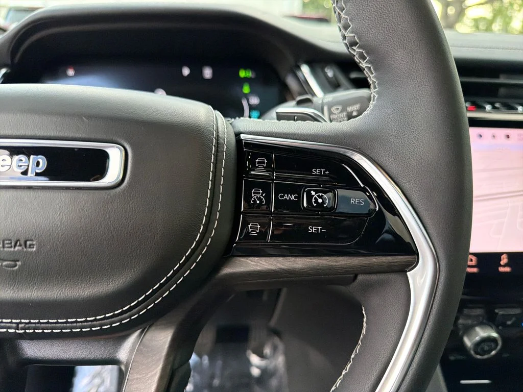2023 Jeep Grand Cherokee Overland 4xe - Photo 23
