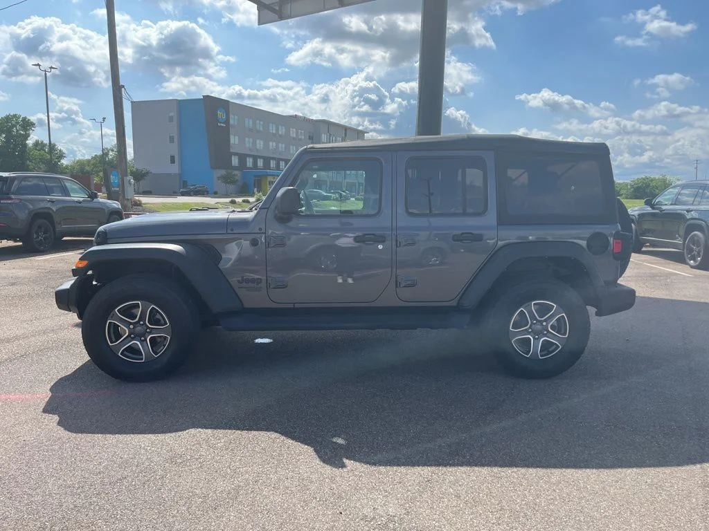 Used 2021 Gray Jeep Unlimited Sport S image 13