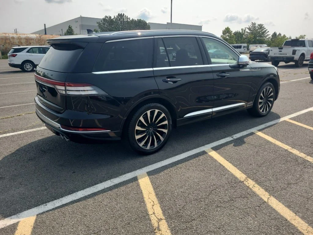 Certified Used 2022 Black Lincoln Black Label Grand Touring image 6
