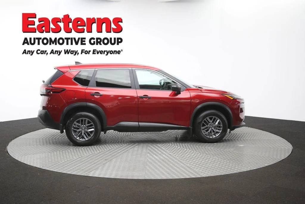 Used 2023 Red Nissan S image 46