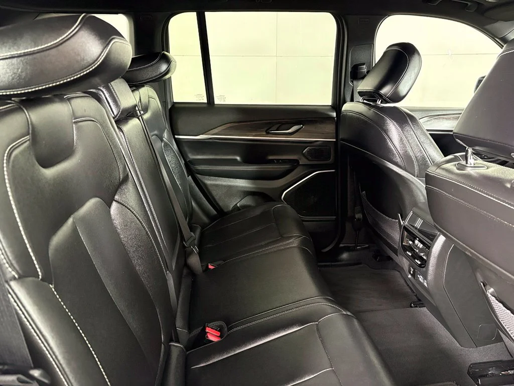 Used 2024 White Jeep 4xe image 17