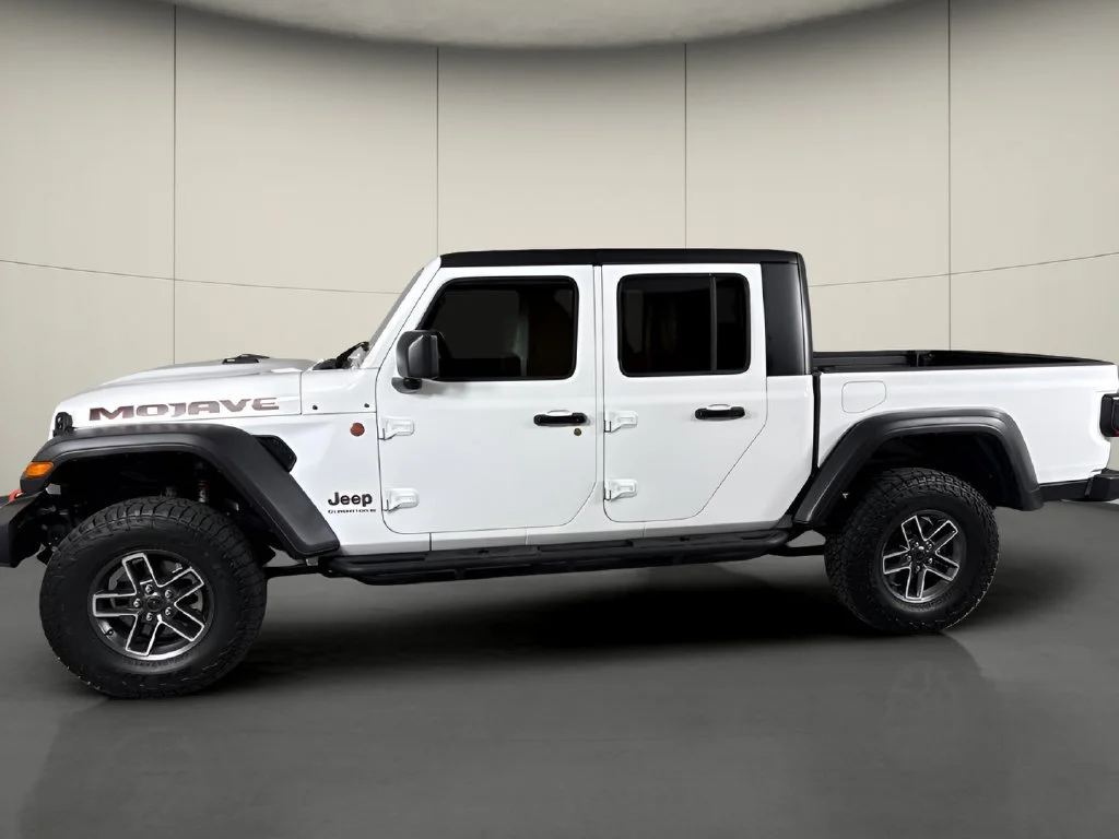 Used 2025 White Jeep Mojave 4x4 image 5