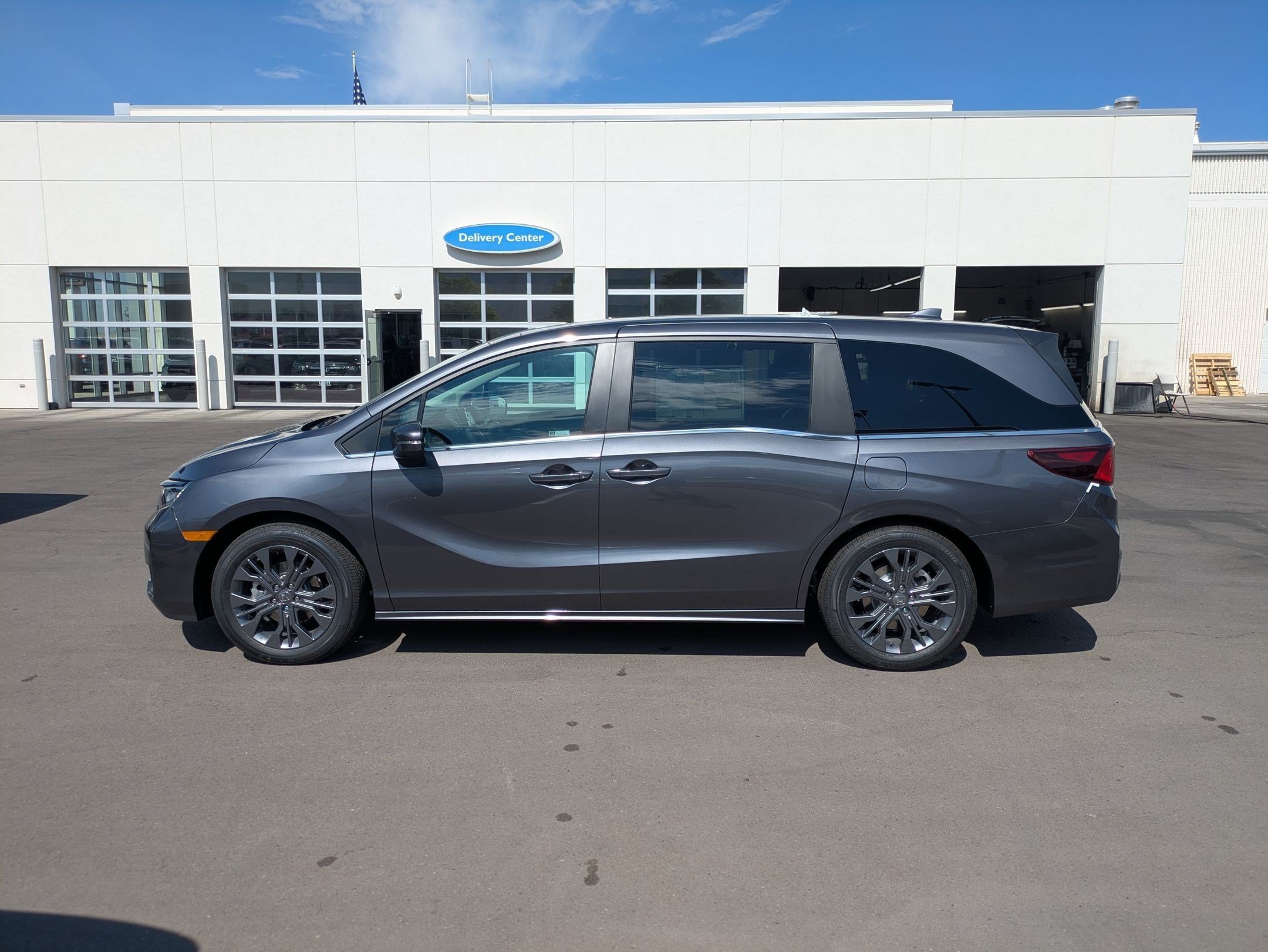 New 2026 Modern Steel Metallic Honda Touring image 7