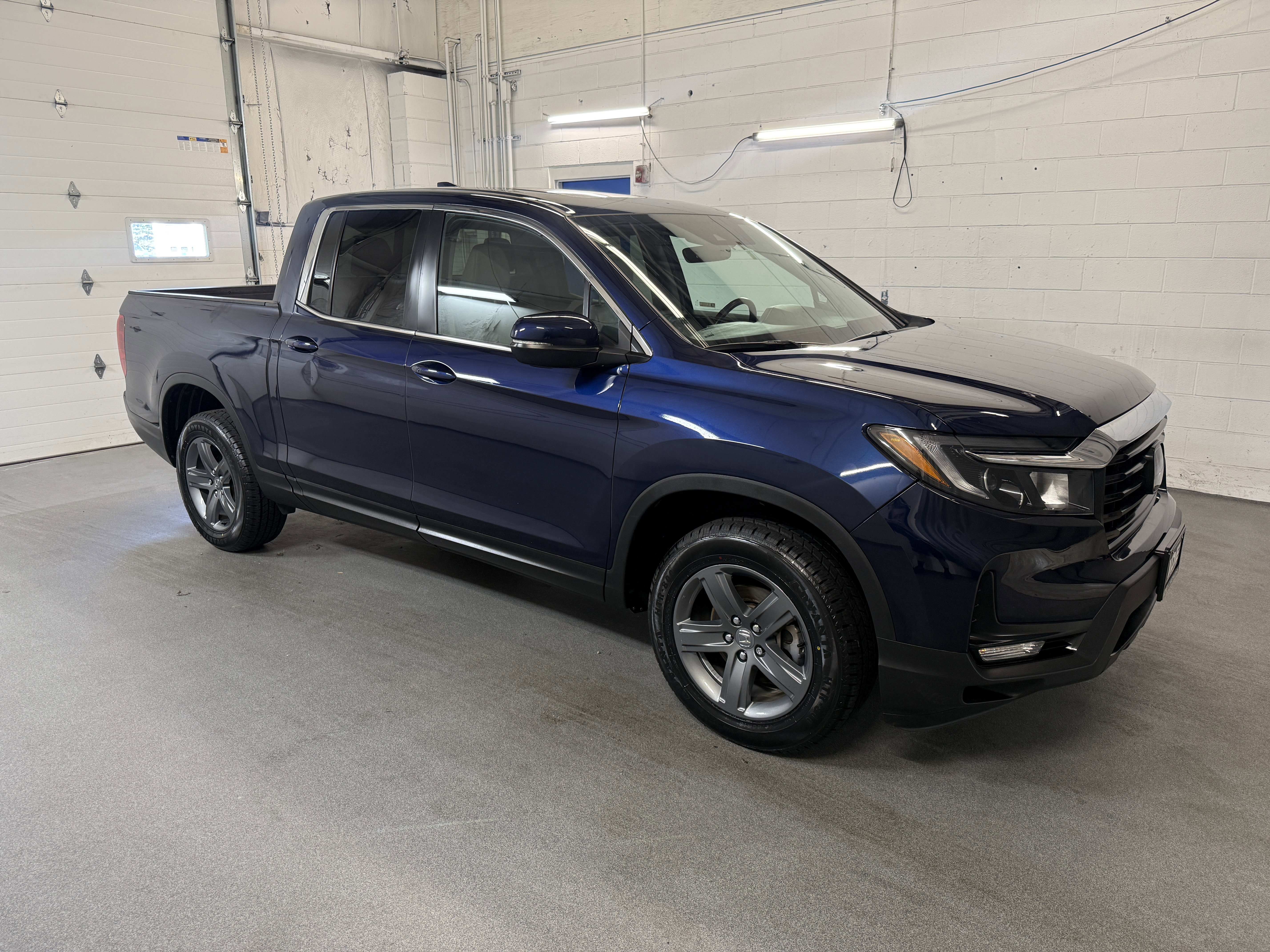 Certified Used 2023 Obsidian Blue Pearl Honda RTL image 38