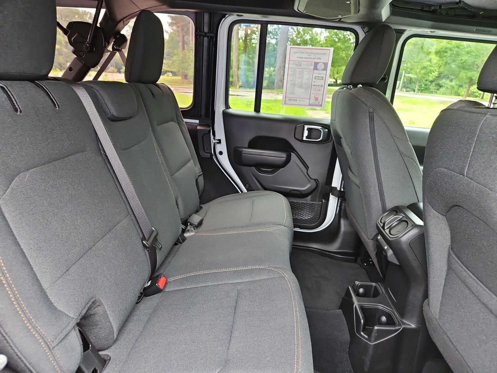 Used 2024 White Jeep Sport S image 17