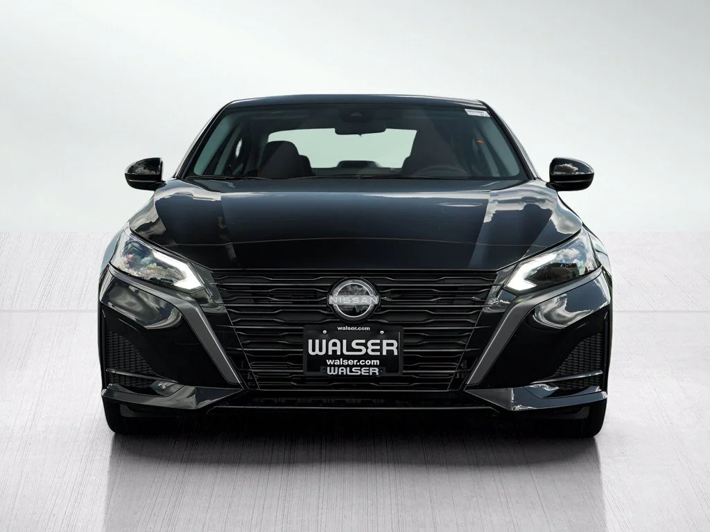 New 2026 Super Black Clearcoat Nissan 2.5 SV image 2