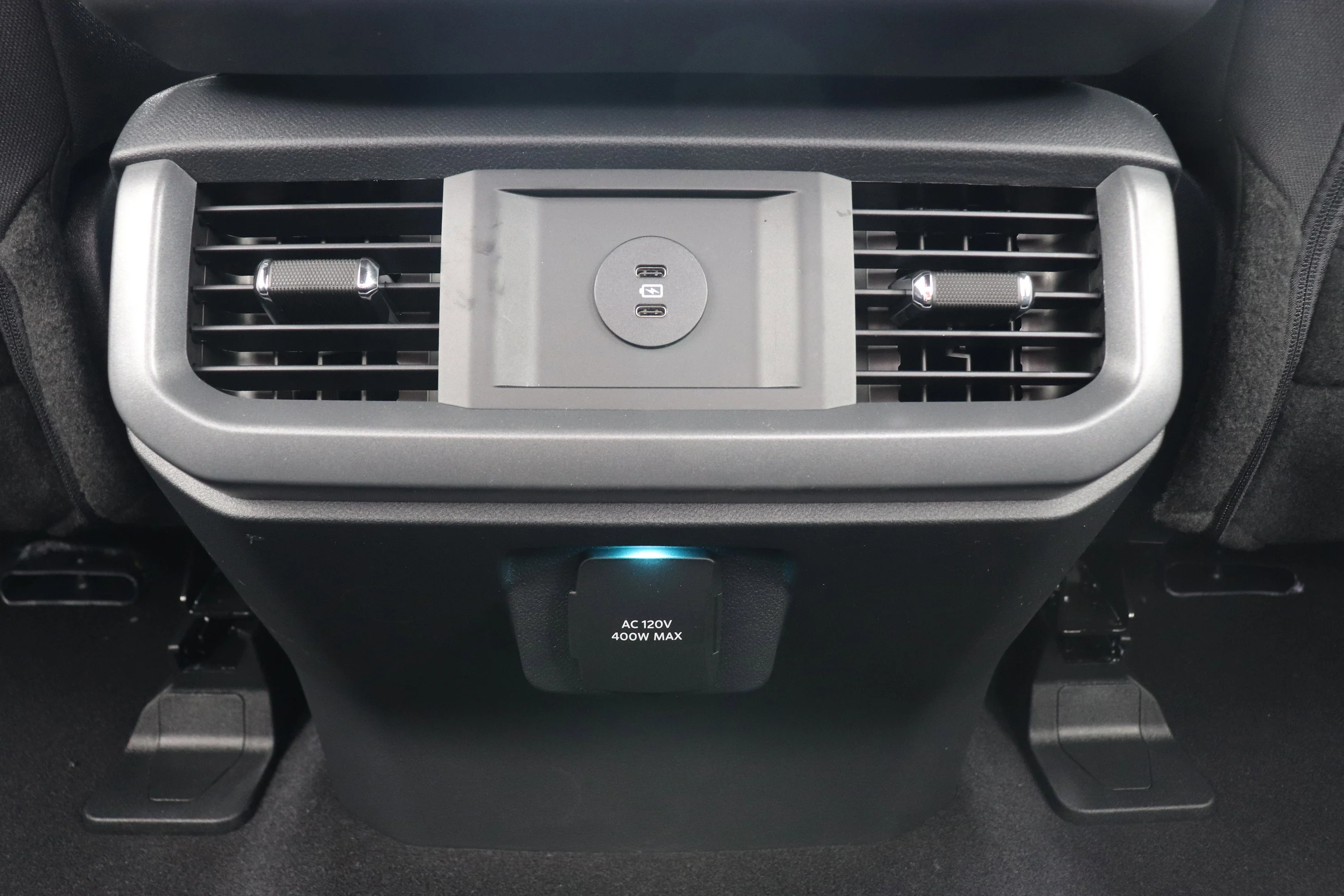 New 2026 CARBONIZED GREY METALLIC Ford XLT image 19