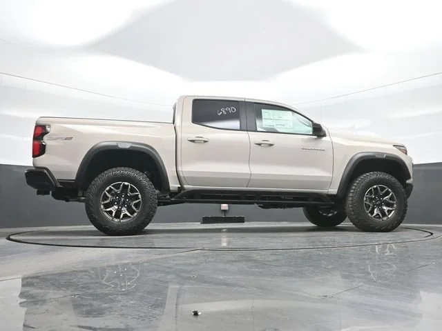 2026 Chevrolet Colorado ZR2 - Photo 25