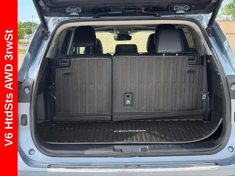 Used 2020 Moon Dust Toyota XLE image 9
