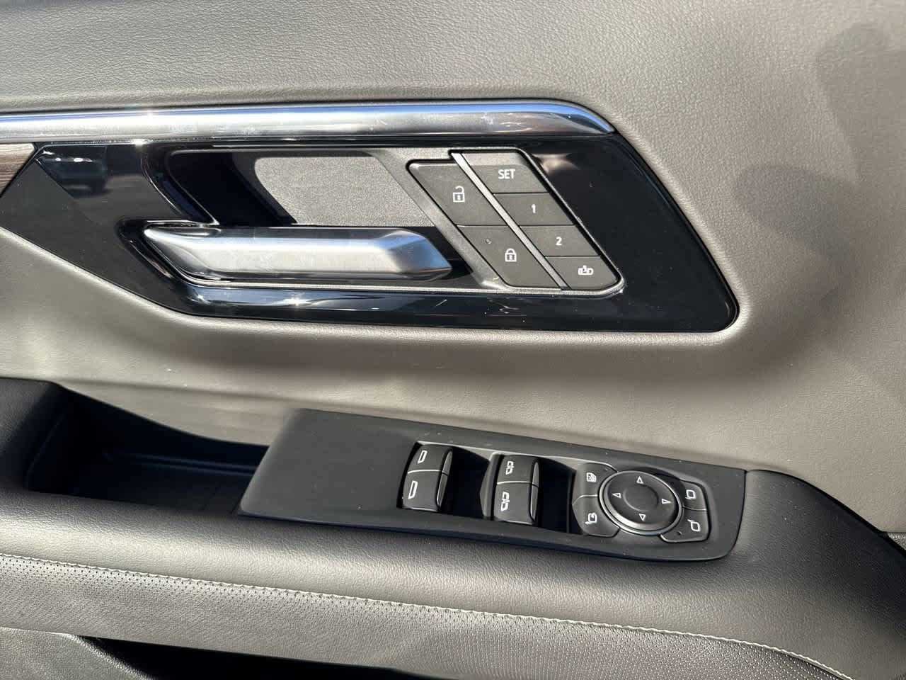 2026 Chevrolet Suburban Premier - Photo 15