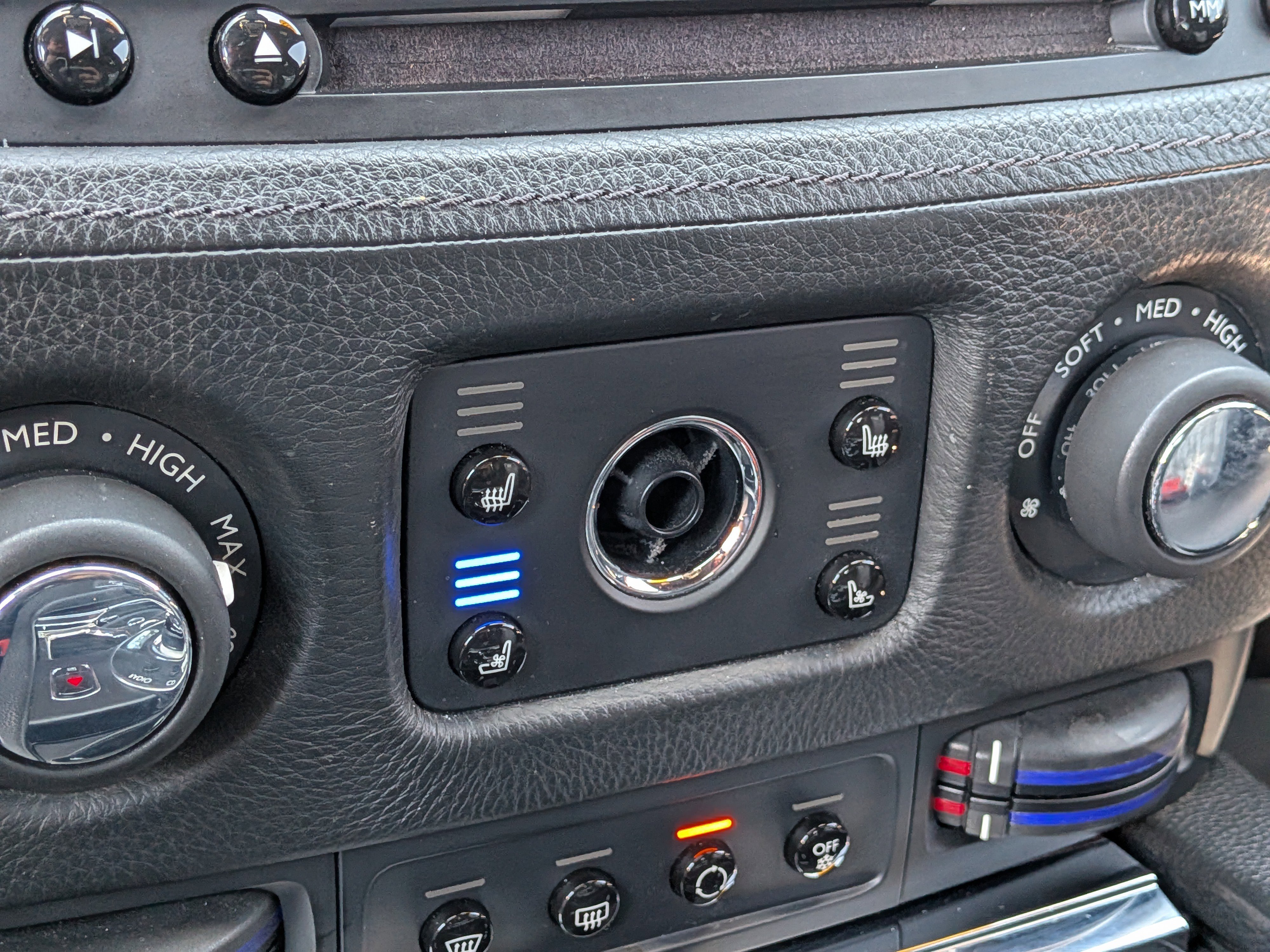 Used 2013 Moonstone Pearl Rolls-Royce Base image 33