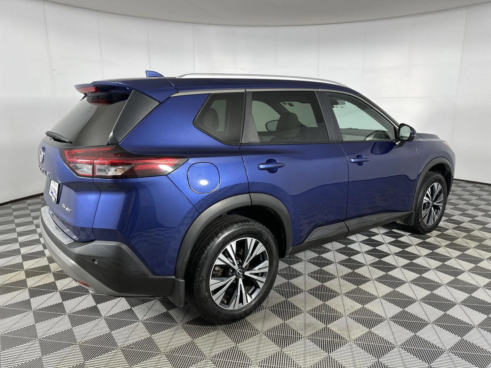 Used 2022 Caspian Blue Metallic Nissan SV image 9