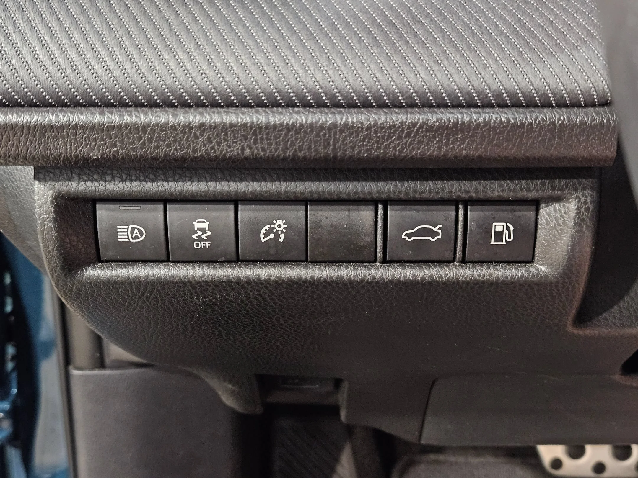 Used 2025 Ocean Gem Toyota SE image 25
