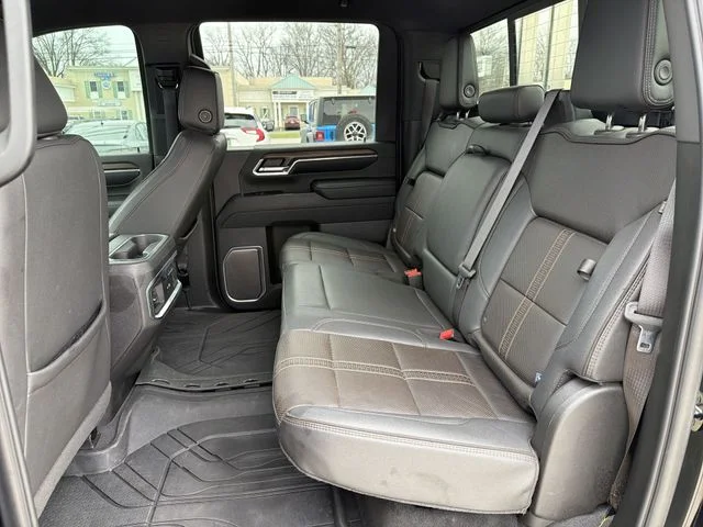 Used 2024 Black Chevrolet High Country image 24