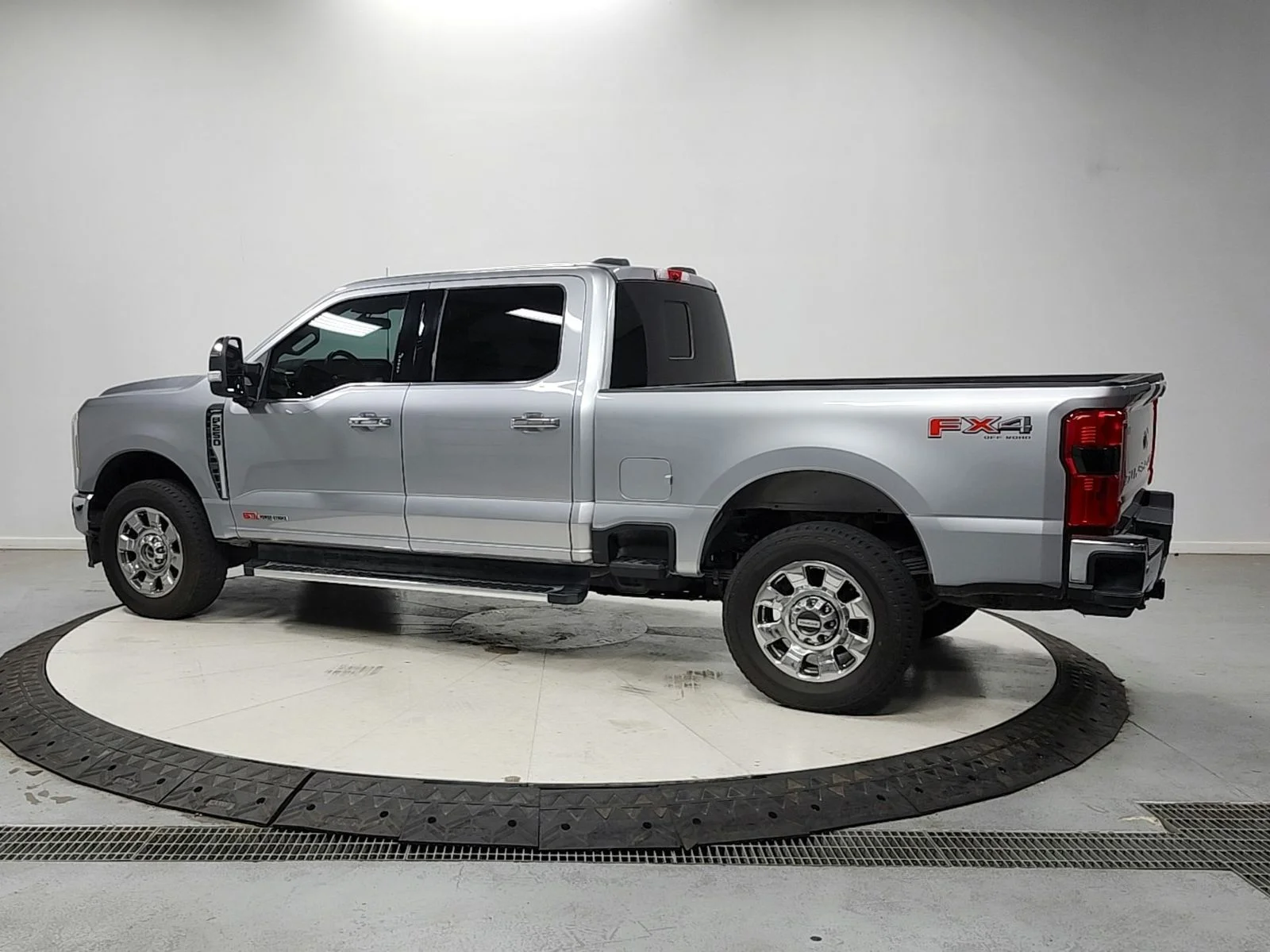 Used 2023 Silver Ford Lariat image 5