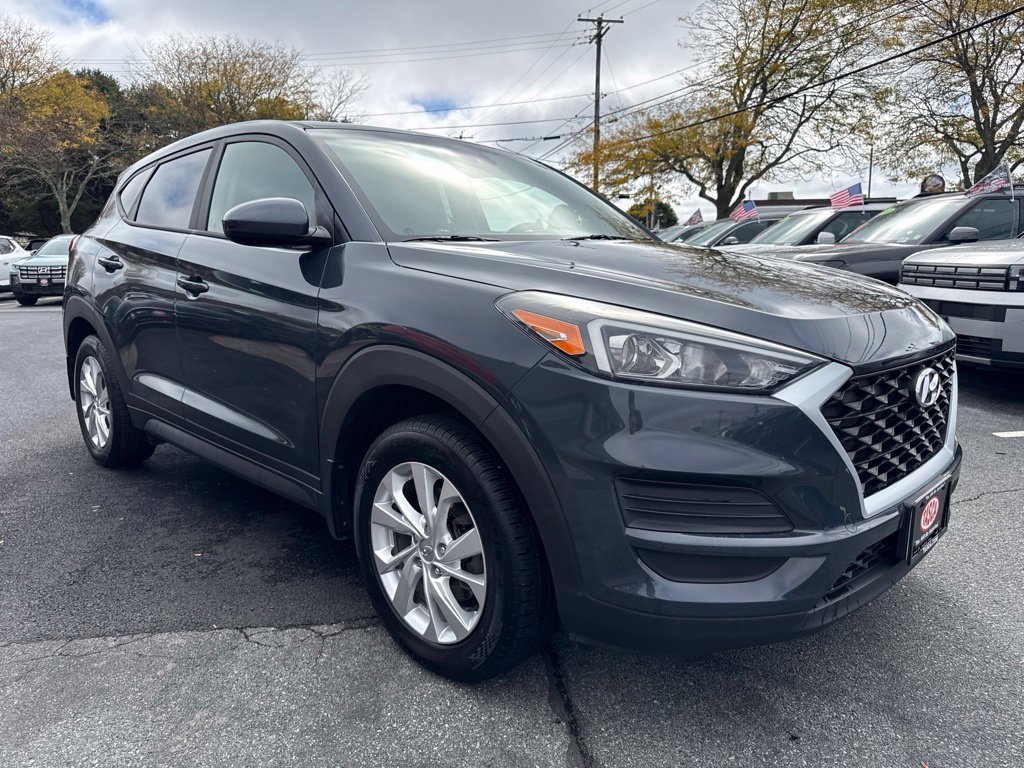 Used 2020 Blue Hyundai SE image 3
