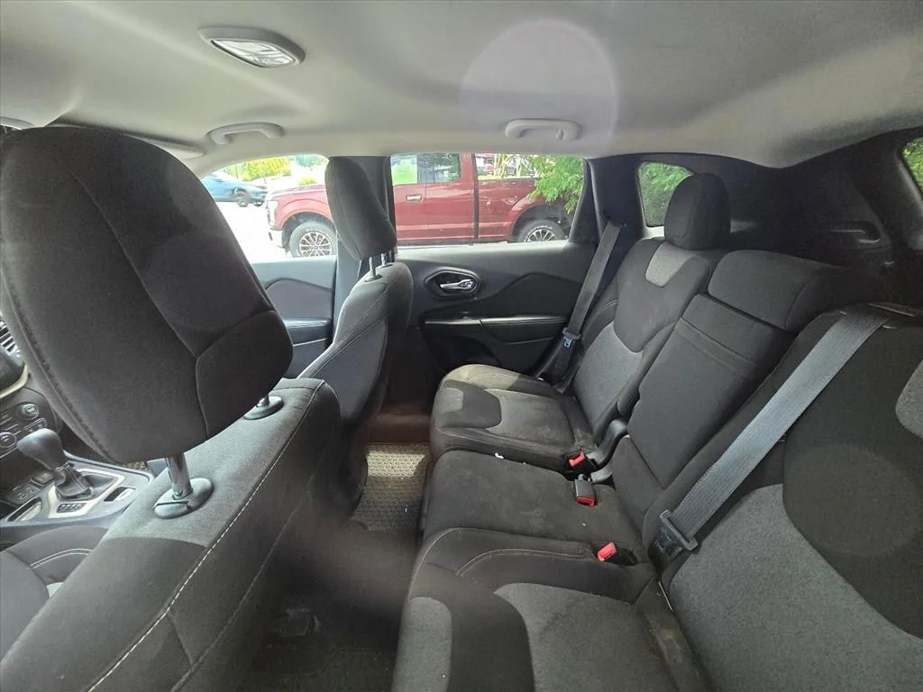 Used 2014 Gray Jeep Latitude image 5