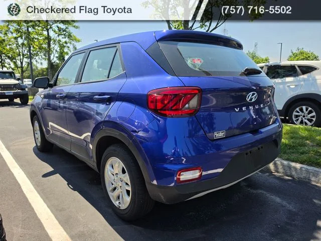 Used 2023 Intense Blue Hyundai SE image 4