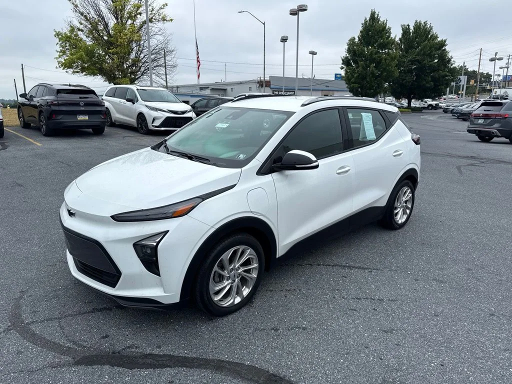 Used 2022 Summit White Chevrolet LT image 11