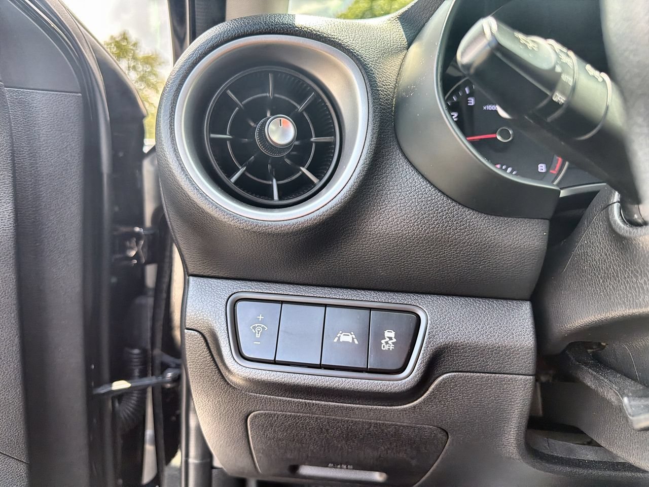 Used 2021 Black Kia LXS image 15