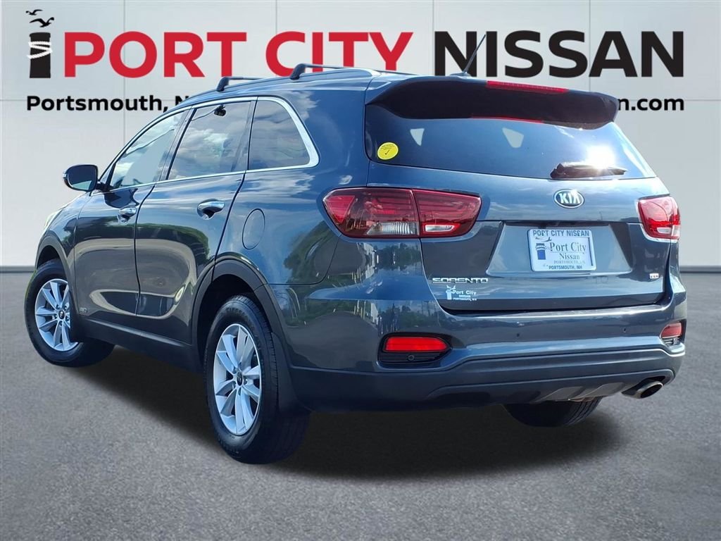 Used 2020 Gravity Grey Kia LX w/convenience pkg & 3rd row seat image 36