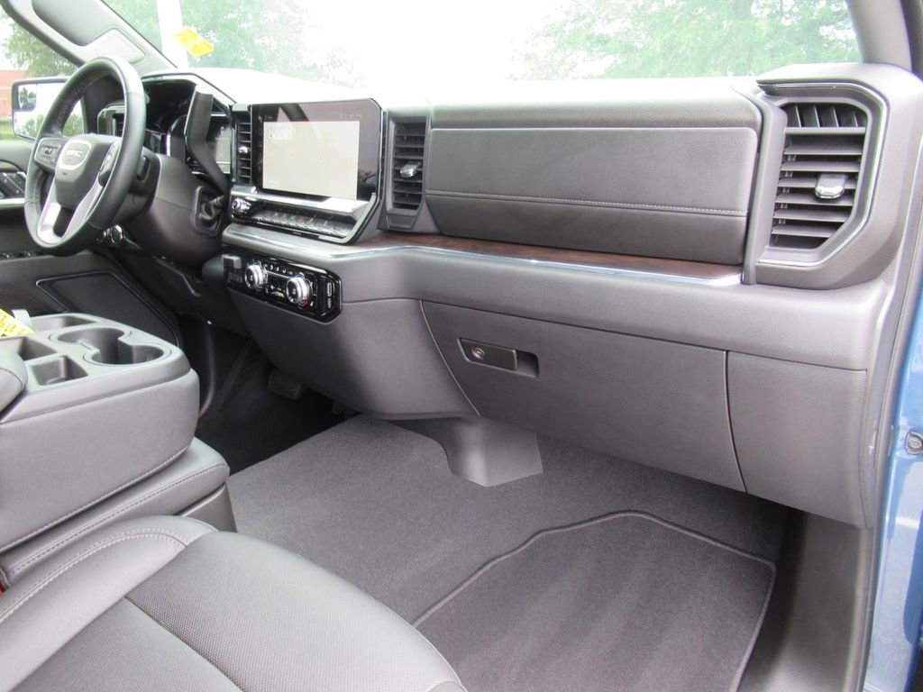 2024 GMC Sierra 1500 SLT - Photo 11