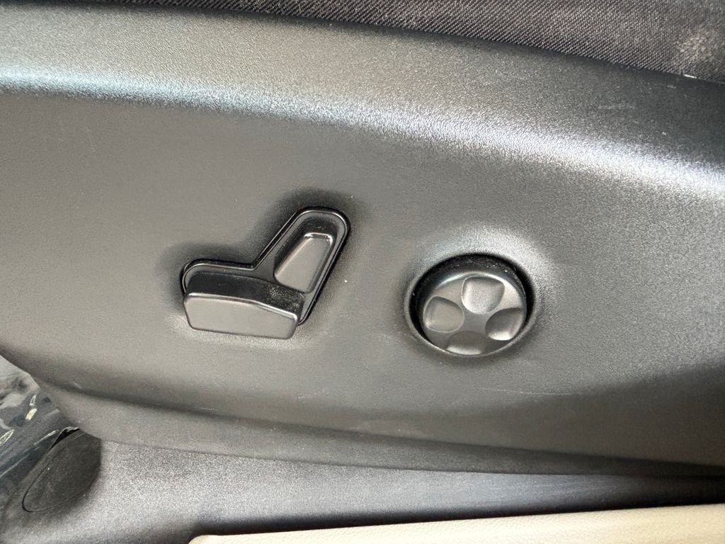 2024 Chrysler Pacifica Touring L - Photo 20