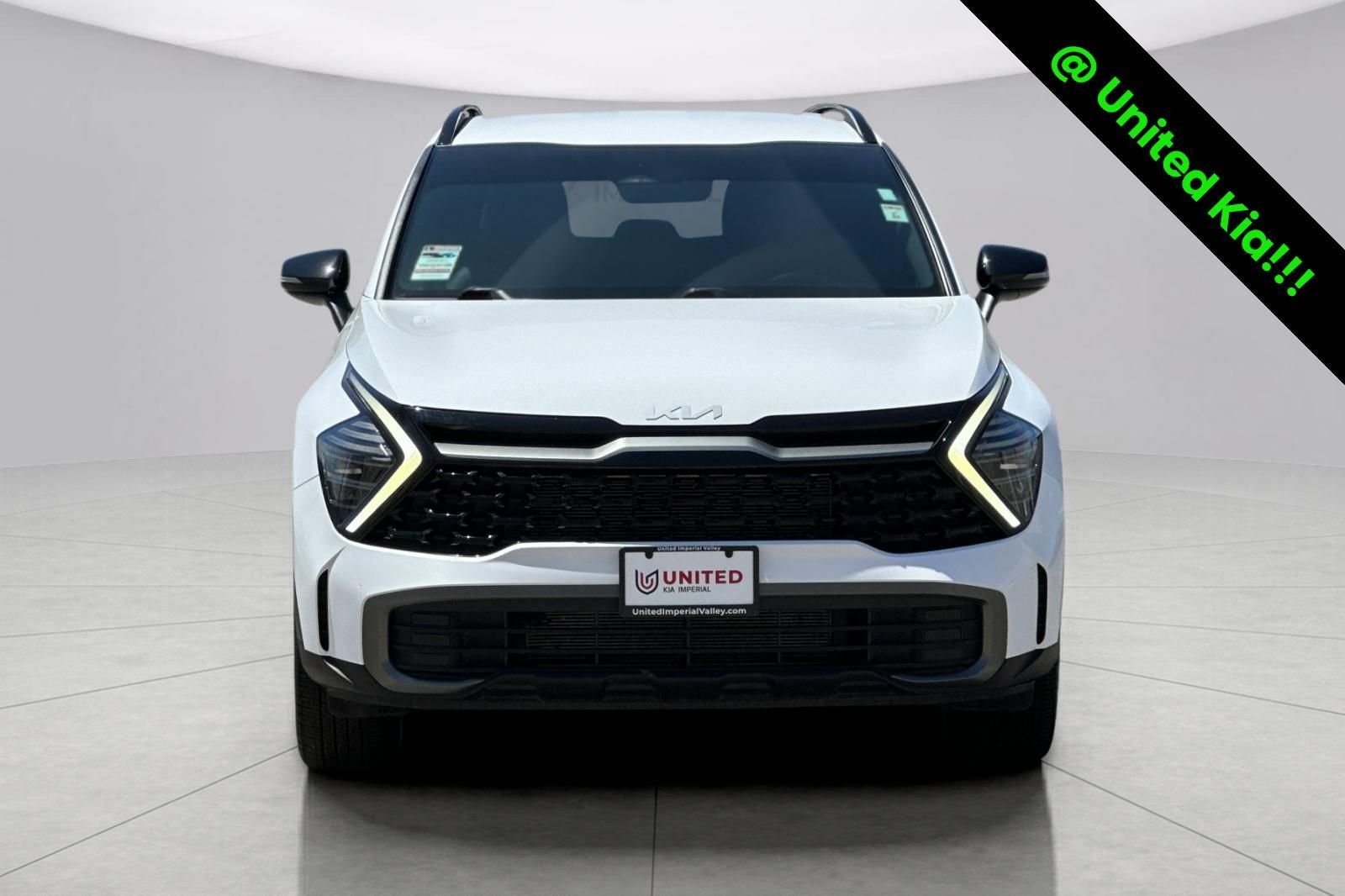 Used 2024 White Kia X-Line image 9