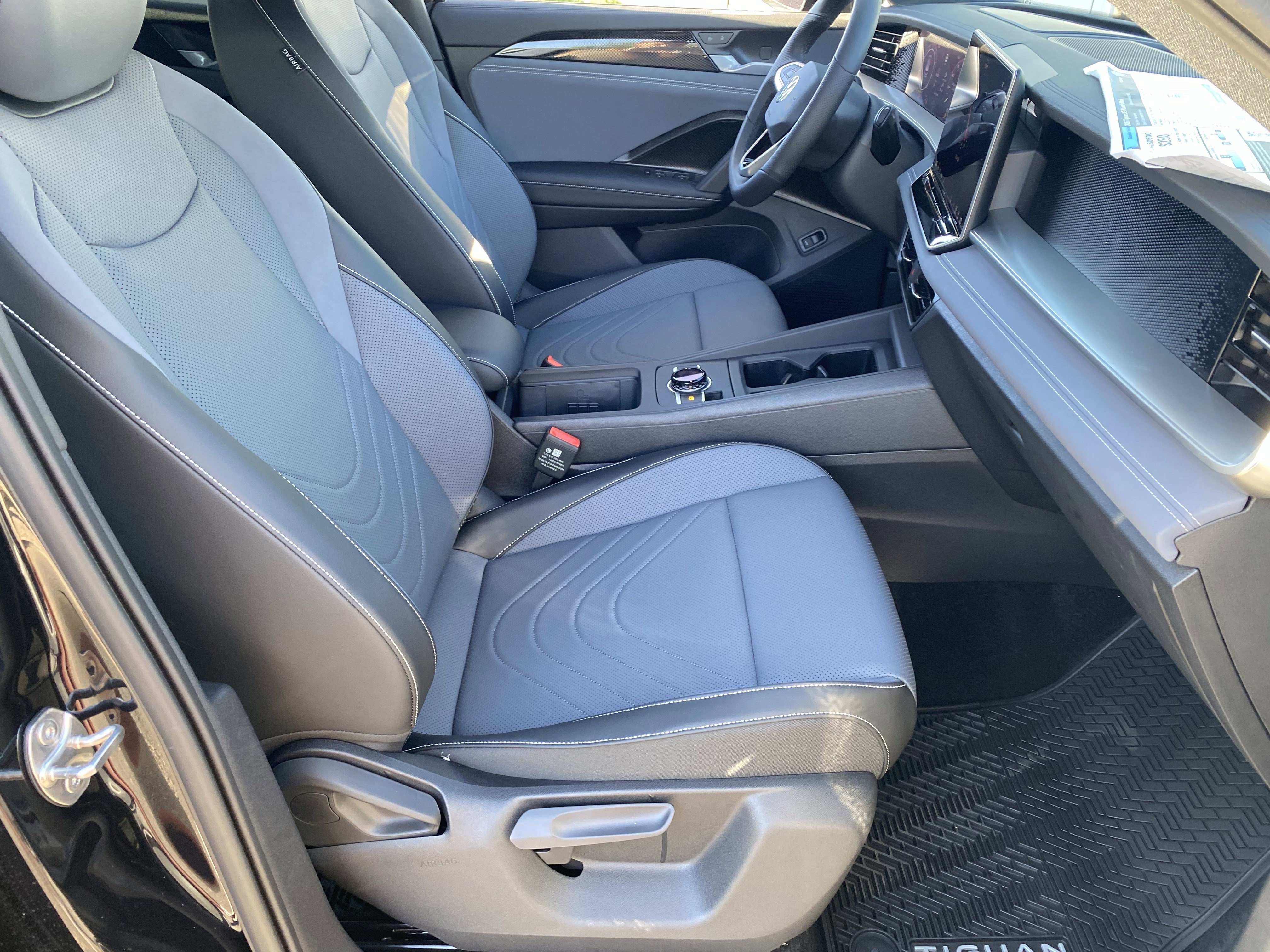 2026 Volkswagen Tiguan SE R-LINE BLACK - Photo 7