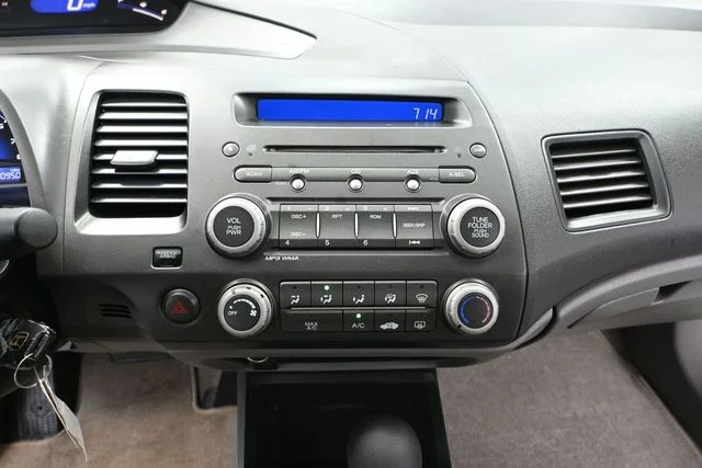 Used 2009 White Honda LX image 27