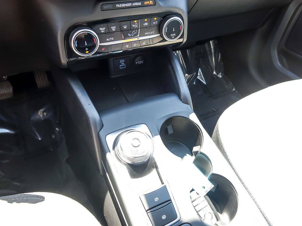 Used 2022 White Metallic Ford SE Hybrid image 26