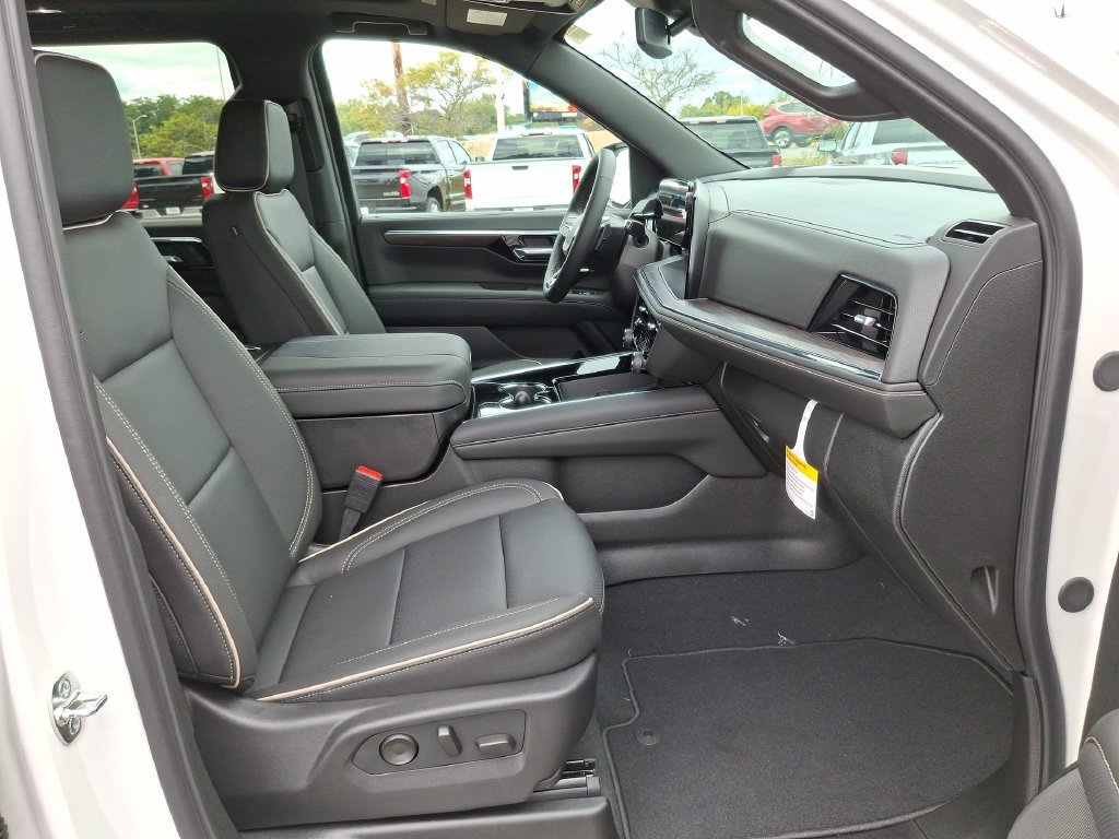 2025 Chevrolet Suburban Premier - Photo 27
