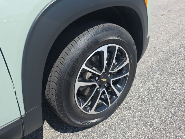 Used 2026 Green Chevrolet LT image 12