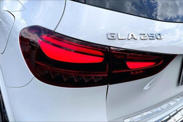 Certified Used 2024 White Mercedes-Benz GLA 250 image 25